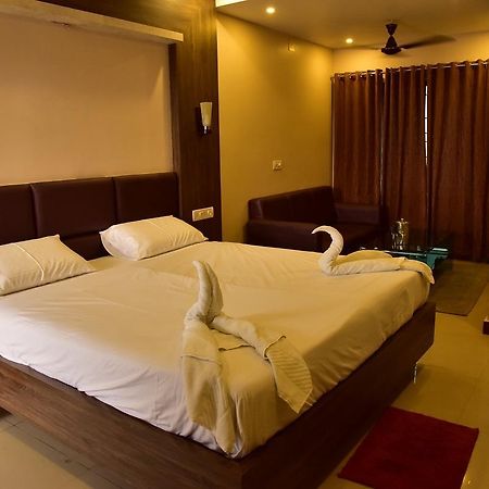 Venus Inn บูบันเนสชวาร์ ภายนอก รูปภาพ