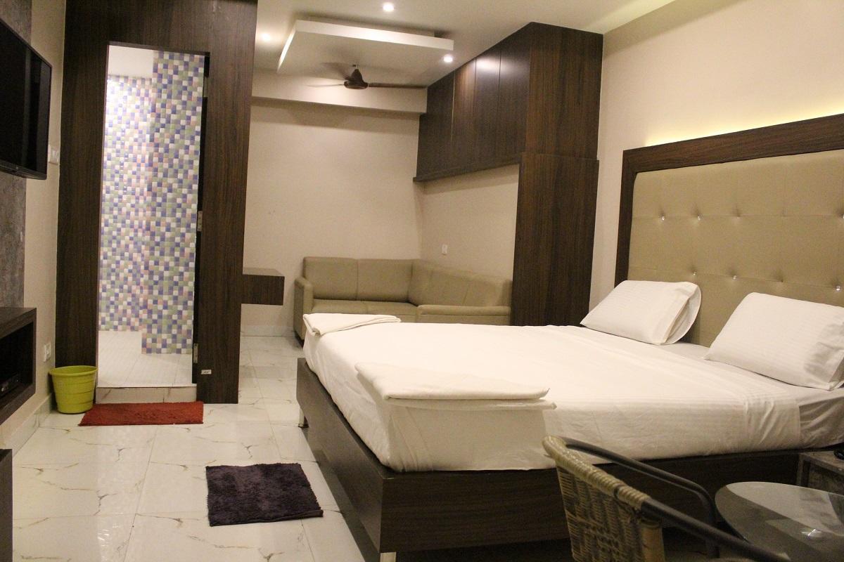 Venus Inn บูบันเนสชวาร์ ภายนอก รูปภาพ