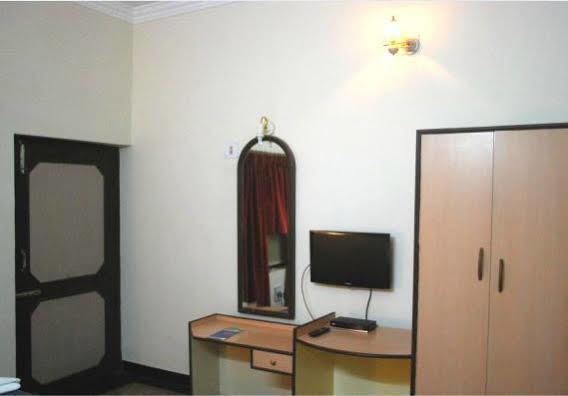 Venus Inn บูบันเนสชวาร์ ภายนอก รูปภาพ